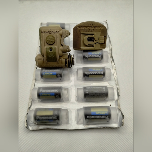 USGI Surefire helmet light gen 1 w/ 13 batteries Army ACH - Picture 1 of 4